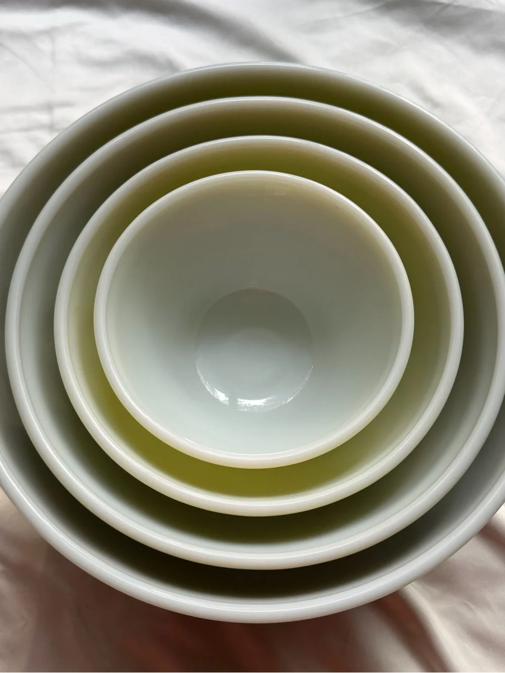Vintage Pyrex 401–404 Nesting Mixing Bowl Set Green Yellow MCM